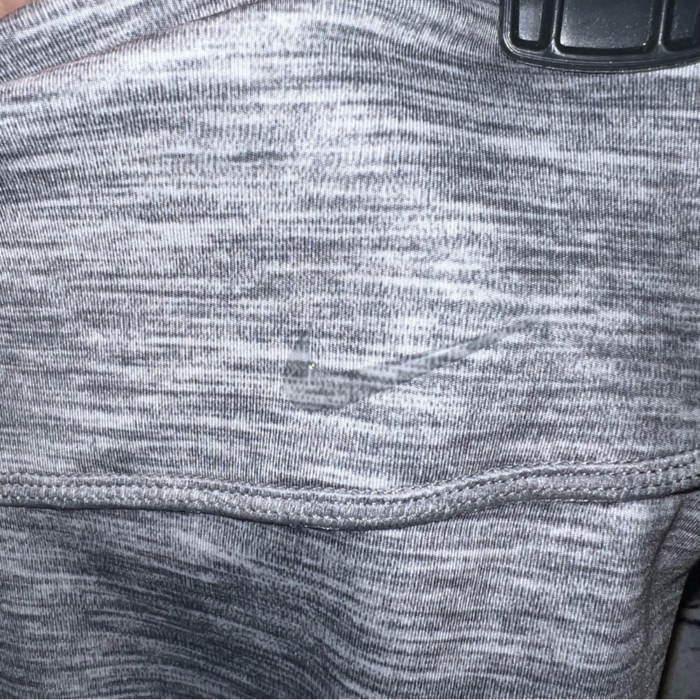 Nike Dri Fit  7/8‎ Length Heather Grey Leggings Size Small - Picture 6 of 6